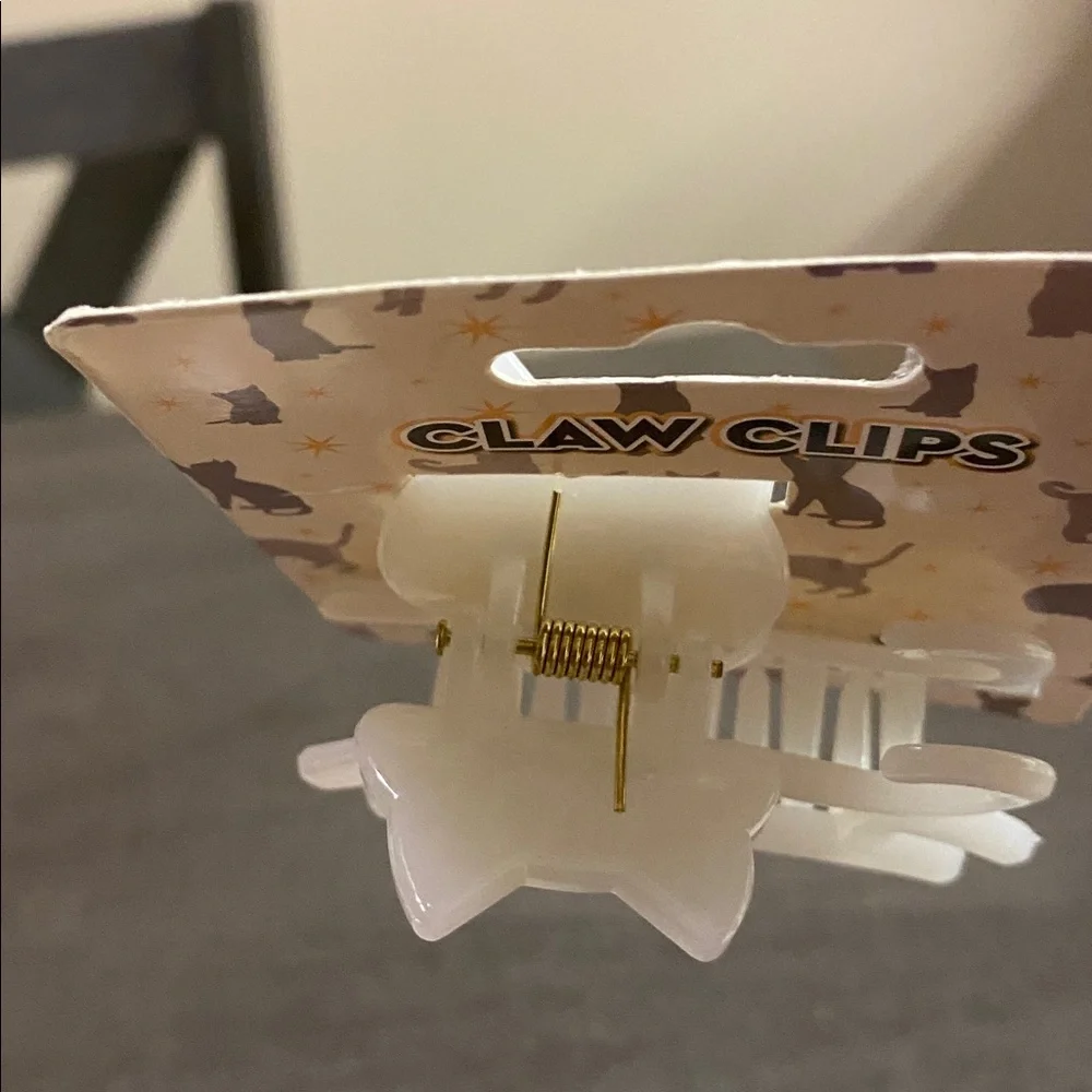 White Cat Hair Clip